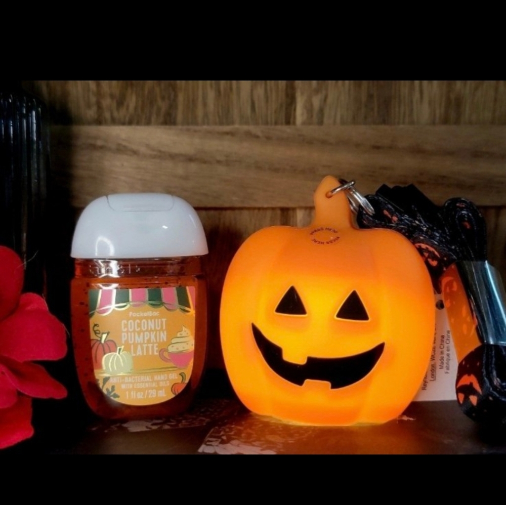 B&BW Wearable Pumpkin Jack O Lantern Light Up Pocketbac Holder & Refill